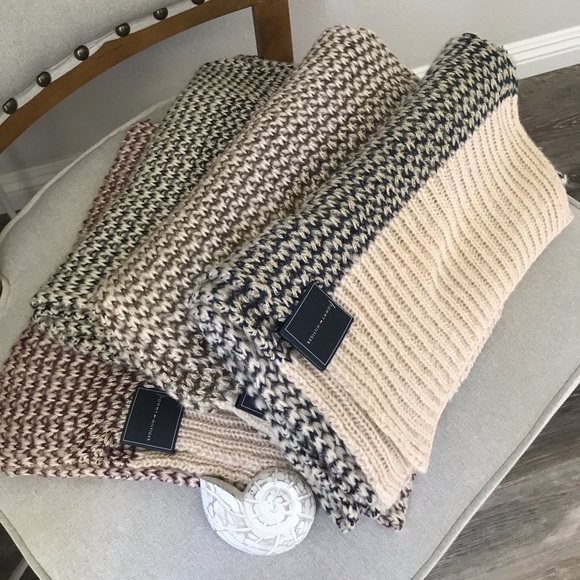 ☕️Hilfiger Long Knit Scarf / Color Choice🌟 - Picture 3 of 3
